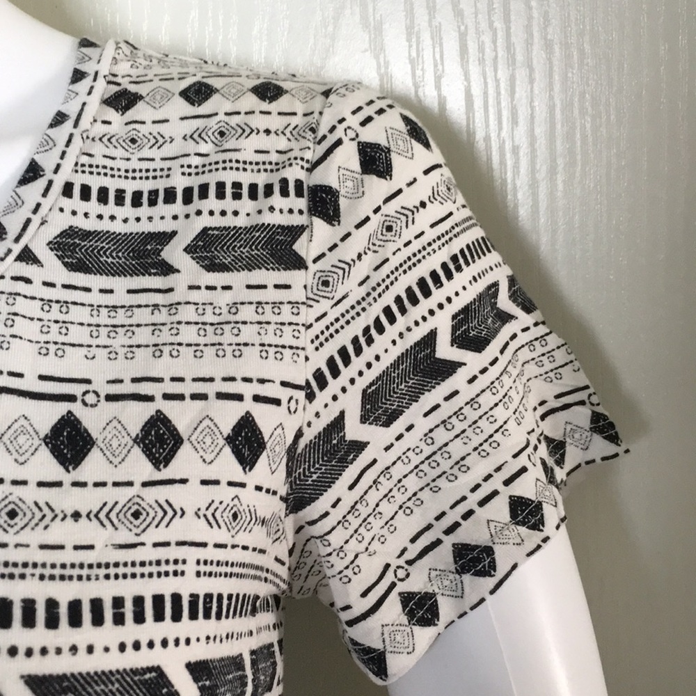 Aztec Print T-Shirt - Picture 4 of 4
